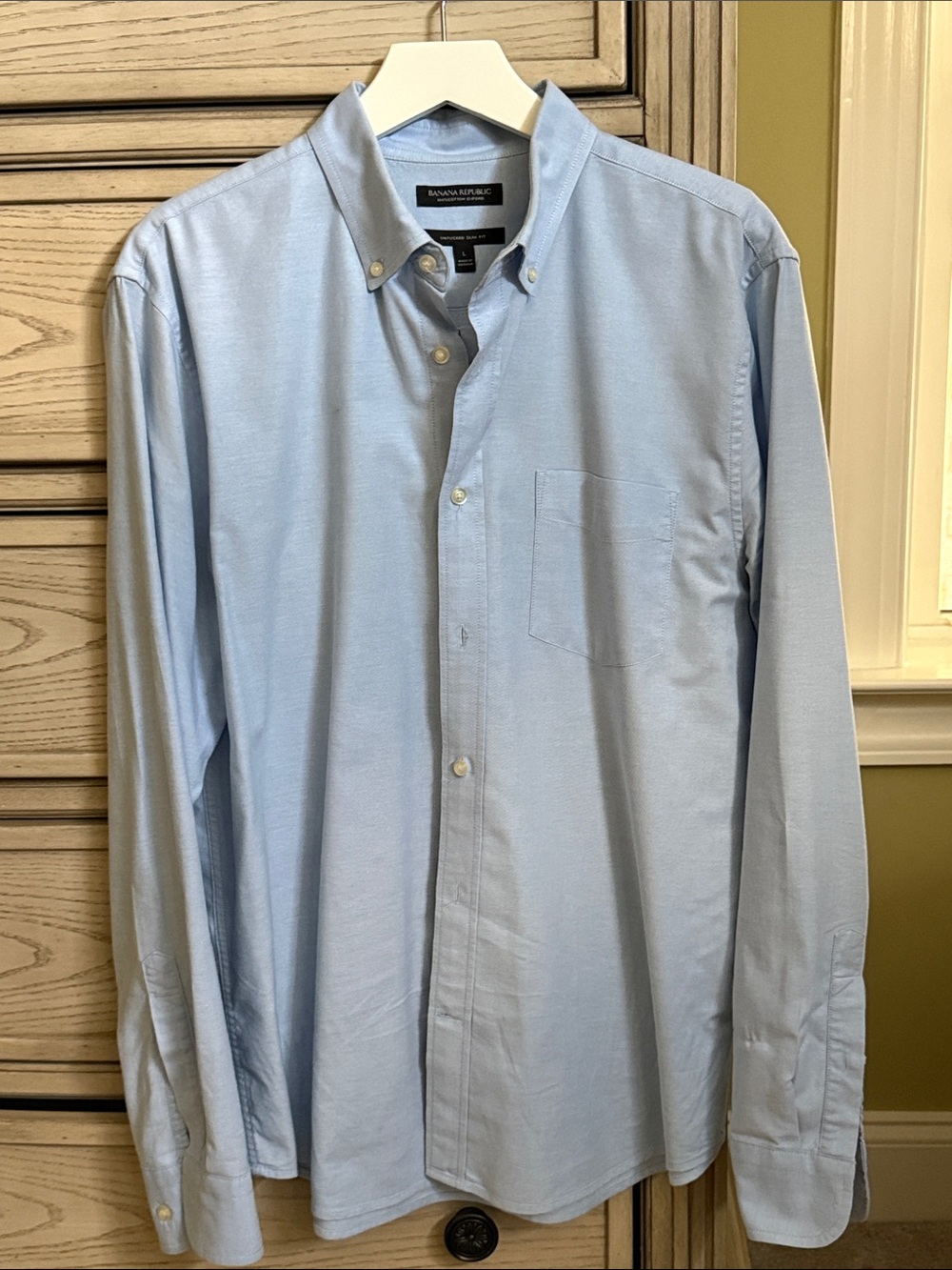 Banana Republic Men's Pale Blue Button-Down Shirt